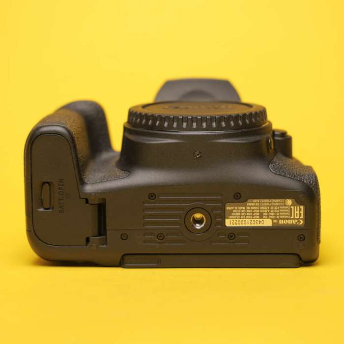 Canon EOS 800D | 043021000221