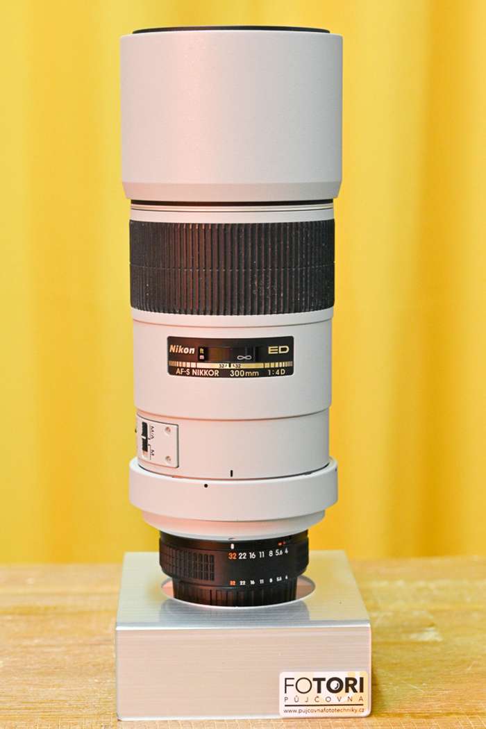 Nikon 300mm f/4,0 D AF-S IF-ED