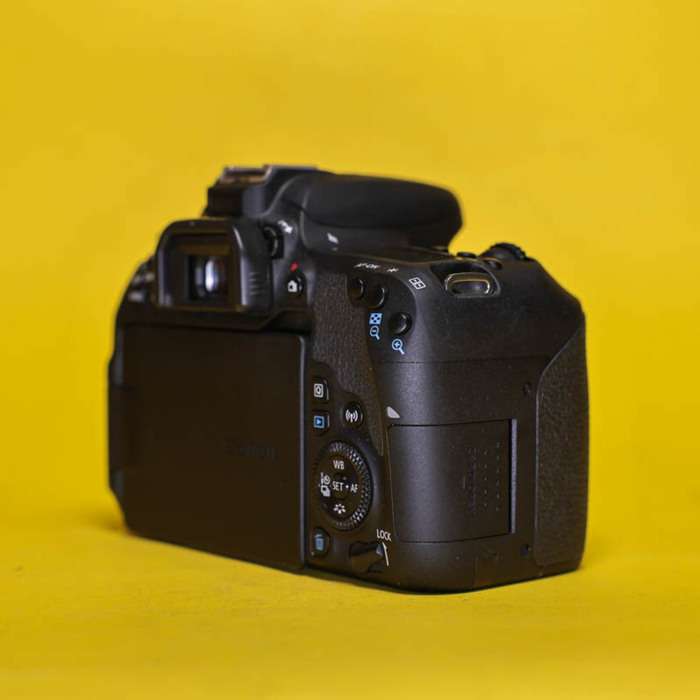 Canon EOS 77D | 14303105262