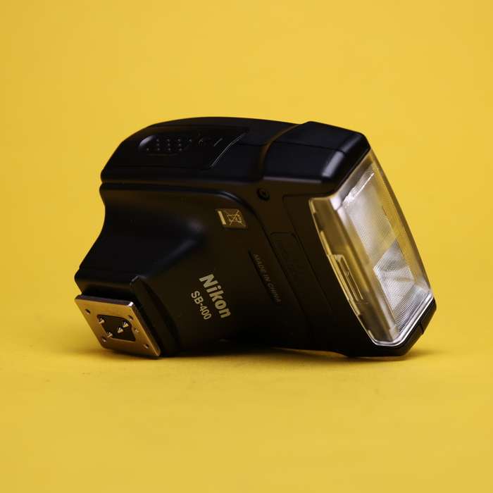 NIKON blesk SB-400
