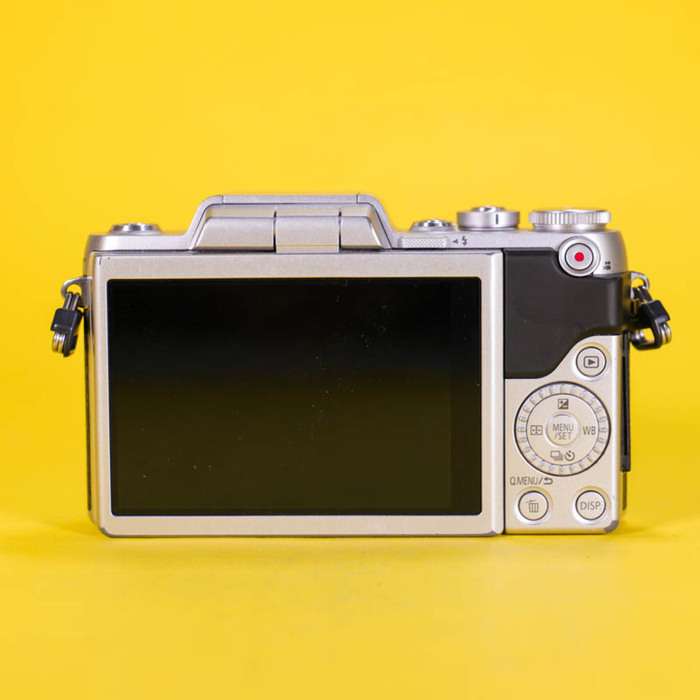 Lumix DMC-GF7 + 12-32mm | WF7JB002127