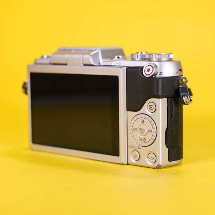 Lumix DMC-GF7 + 12-32mm | WF7JB002127