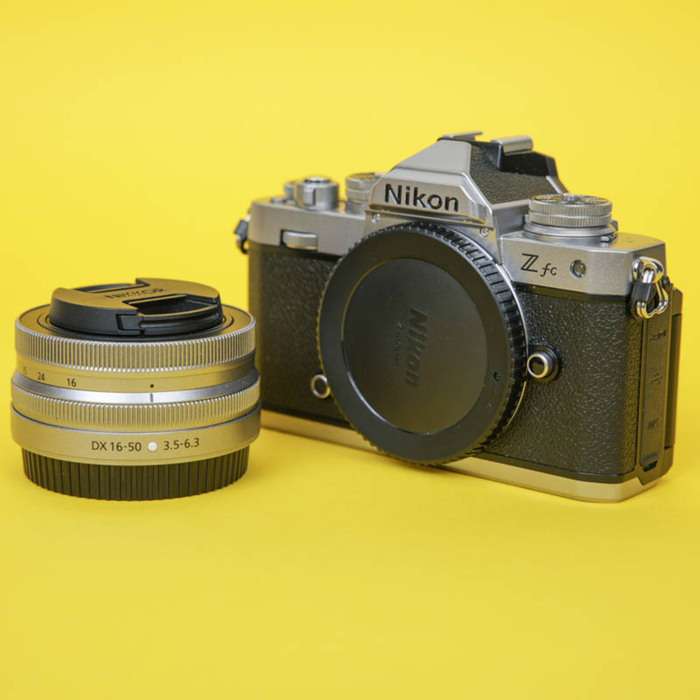 Nikon Z FC tělo + Nikon Z 16-50/3.5-6.3 Stříbrný | 6054444