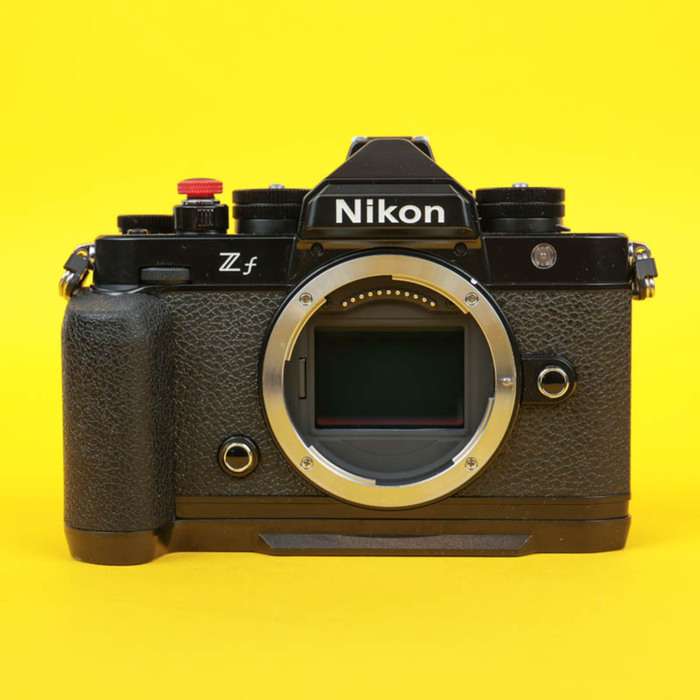 Nikon Z f tělo + grip + baterie  | 6000975