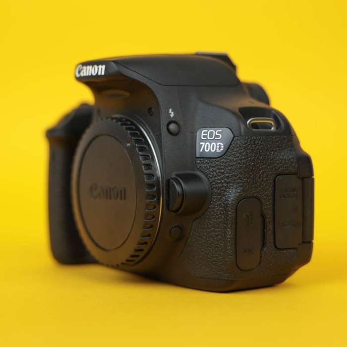 Canon EOS 700D | 053031040652