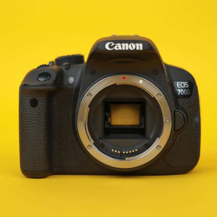 Canon EOS 700D | 053031040652