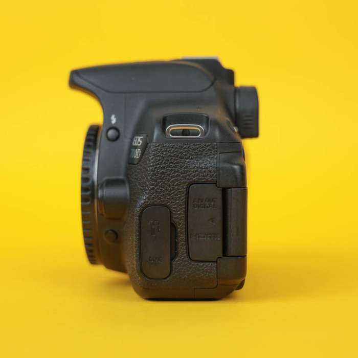 Canon EOS 700D | 053031040652