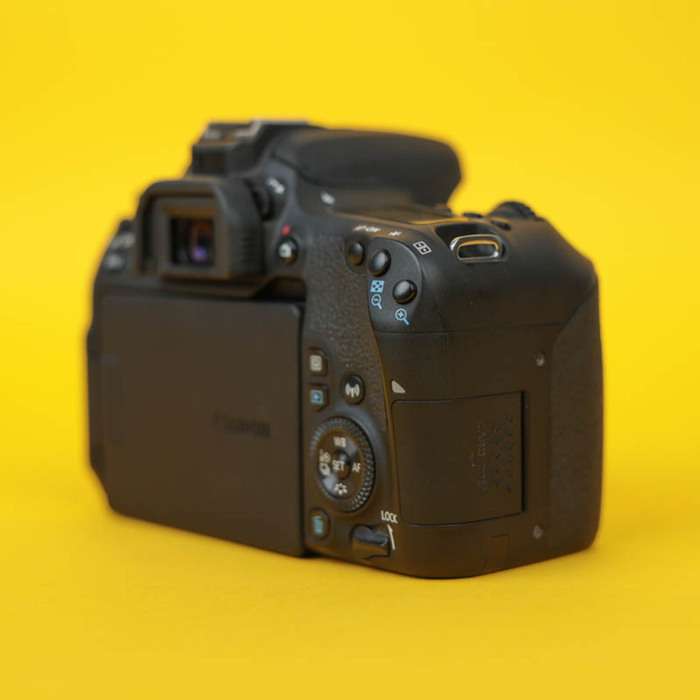 Canon EOS 77D | 343072002377