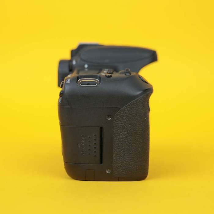 Canon EOS 77D | 343072002377