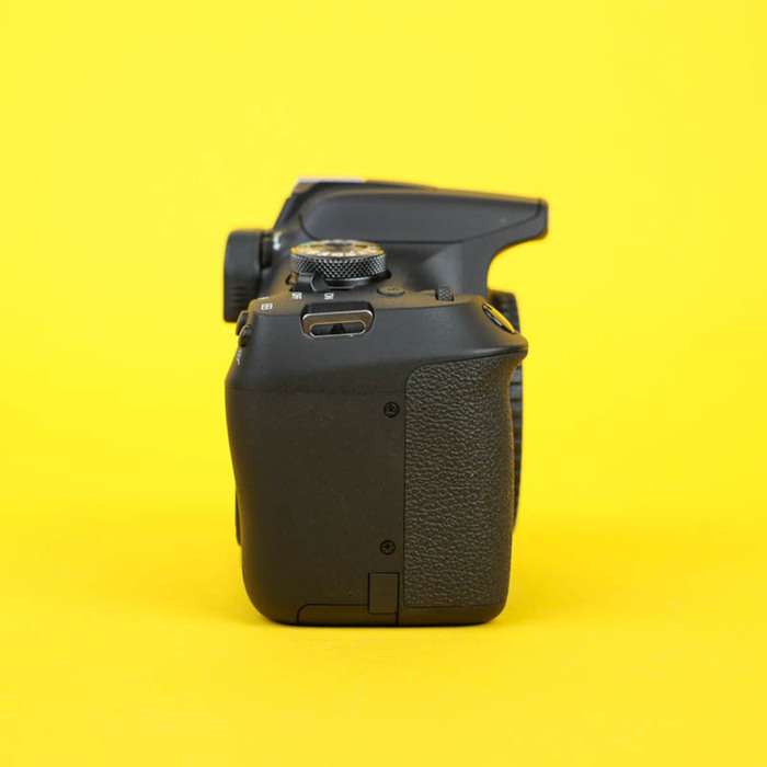 Canon EOS 2000D | 583076018940