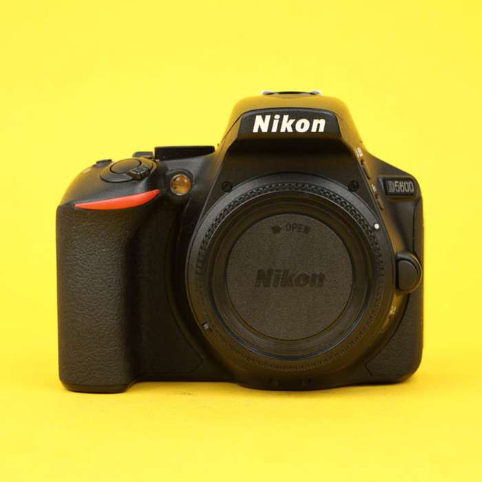 Nikon D5600 + 18-55mm | 6183311 + 23700465