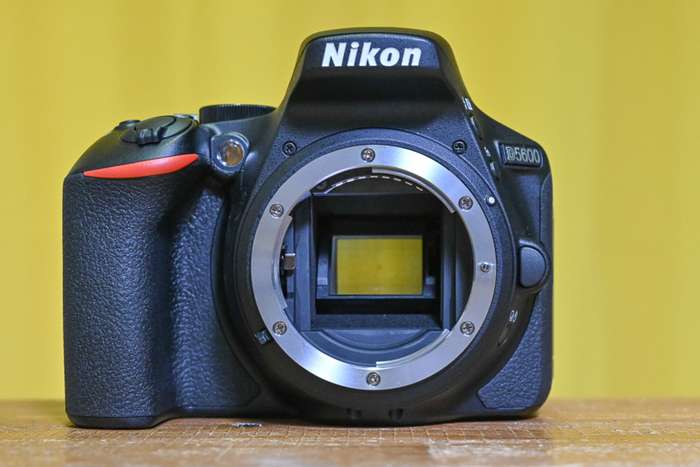 Nikon D5600 + 18-55 AF-P VR + Sandisk 128 GB | Závěrka 131 |  6214144