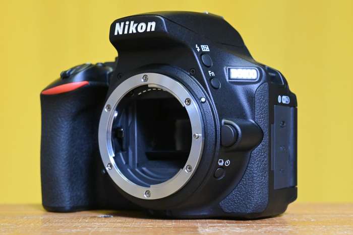 Nikon D5600 + 18-55 AF-P VR + Sandisk 128 GB | Závěrka 131 |  6214144