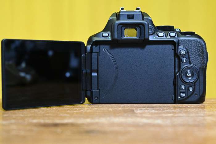 Nikon D5600 + 18-55 AF-P VR + Sandisk 128 GB | Závěrka 131 |  6214144