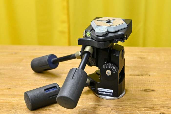 MANFROTTO 229 - hlava + 3x destička