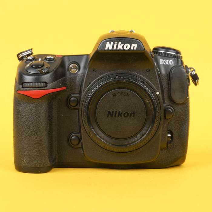 Nikon D300  + Grip | 4116458
