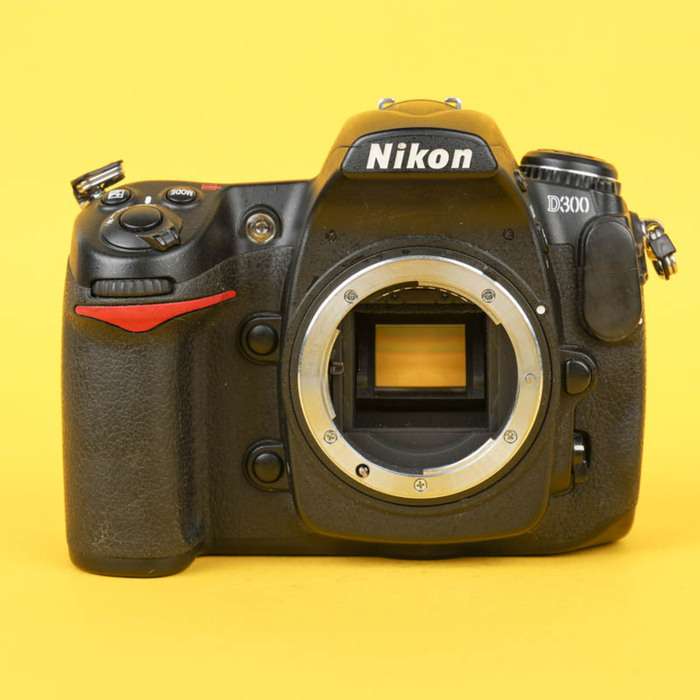 Nikon D300  + Grip | 4116458