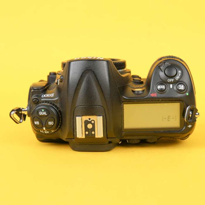 Nikon D300  + Grip | 4116458