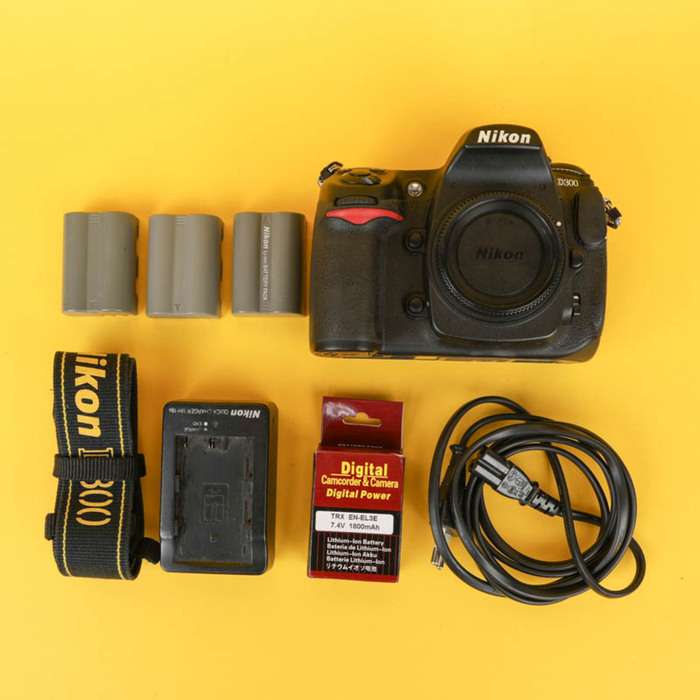 Nikon D300  + Grip | 4116458