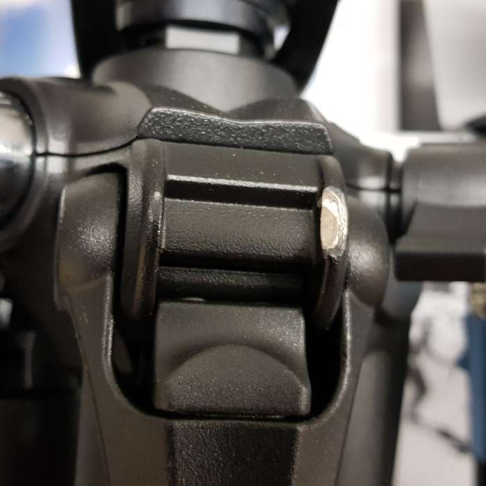 Manfrotto MT 057C3-G, karbonový stativ