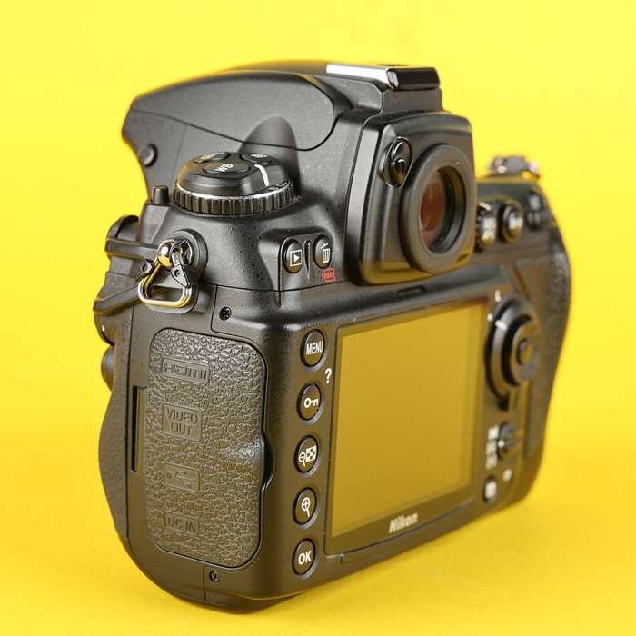 Nikon D700 | 2296974