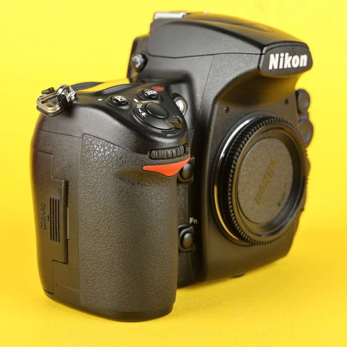 Nikon D700 | 2296974