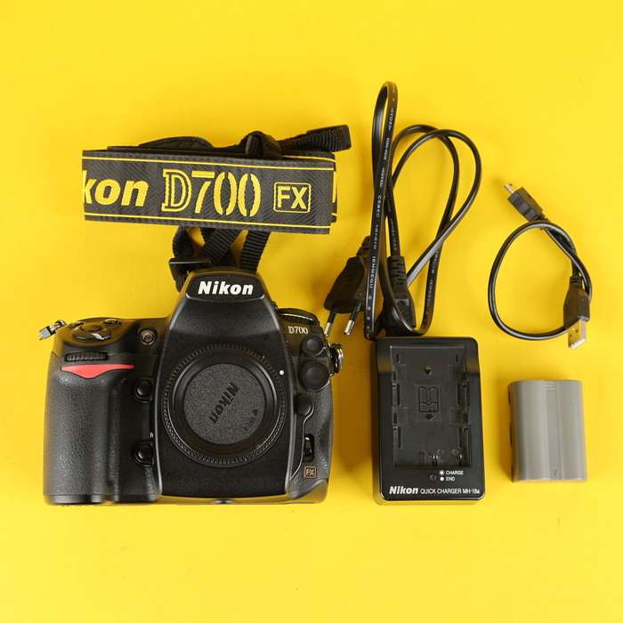 Nikon D700 | 2296974