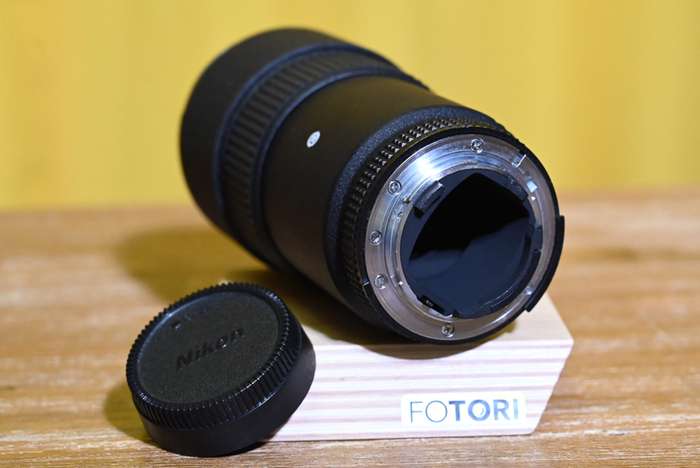 Nikon 180mm f/2.8 ED-IF AF NIKKOR | 608085