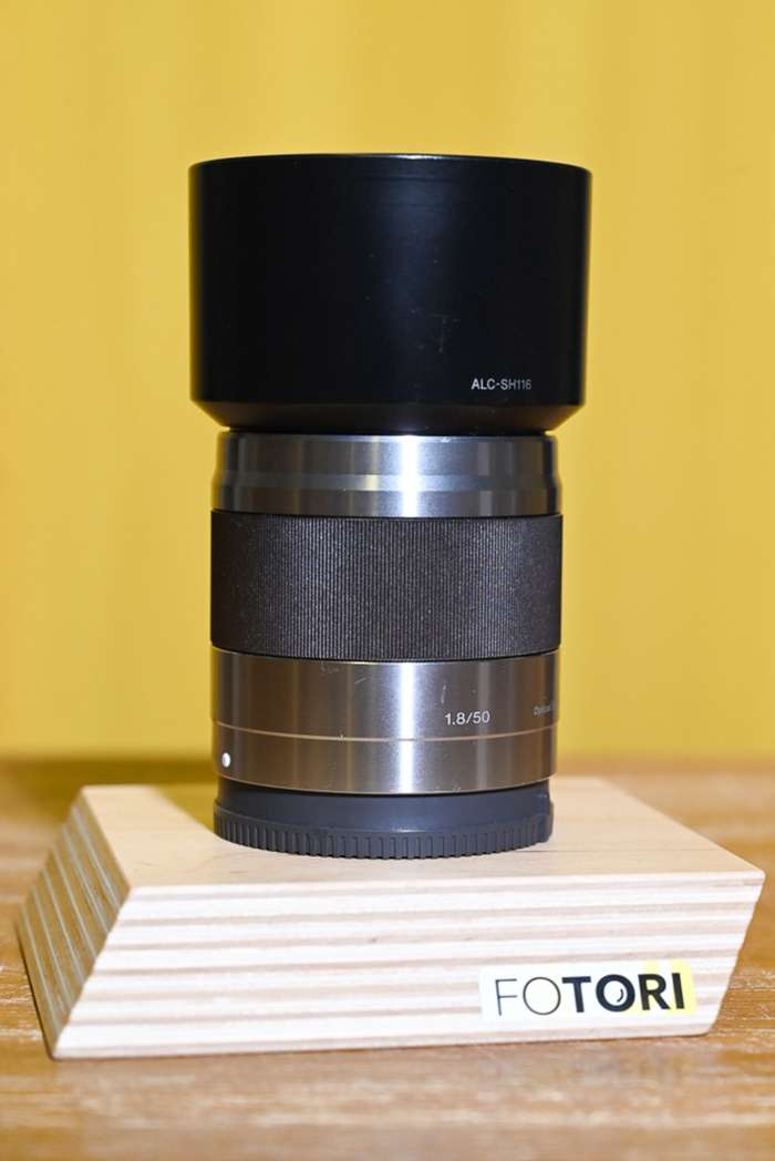 Sony E 50 mm f/1.8 OSS