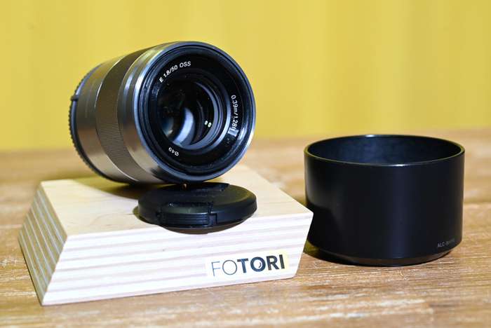 Sony E 50 mm f/1.8 OSS