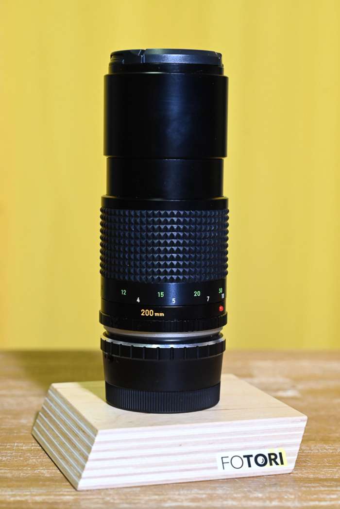 Minolta MC Tele Rokkor 200 mm f/4.0 + adaptér na Sony E