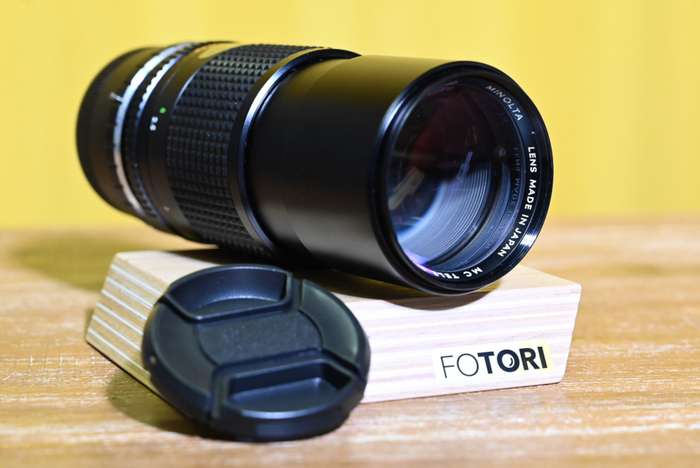 Minolta MC Tele Rokkor 200 mm f/4.0 + adaptér na Sony E