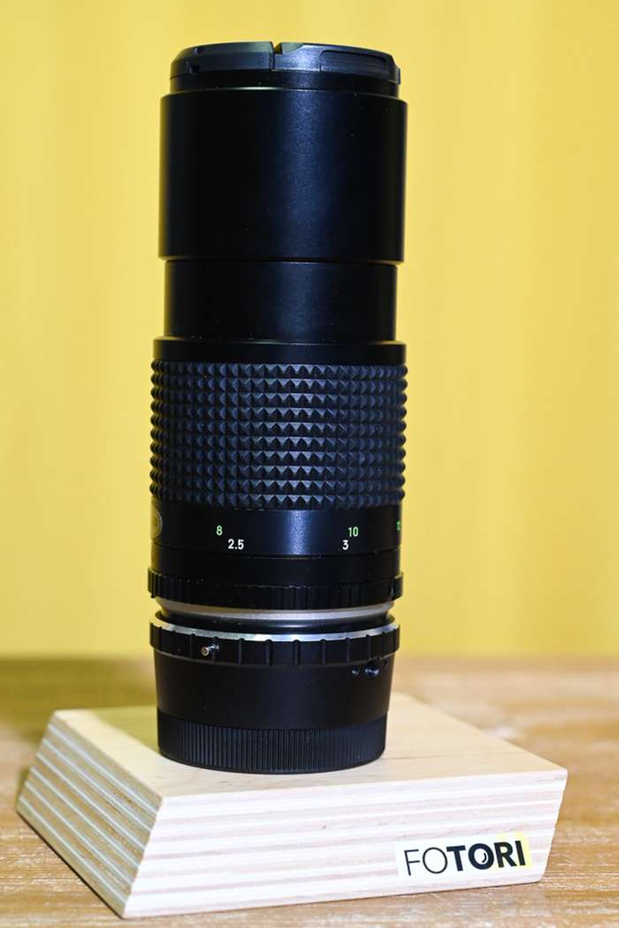 Minolta MC Tele Rokkor 200 mm f/4.0 + adaptér na Sony E