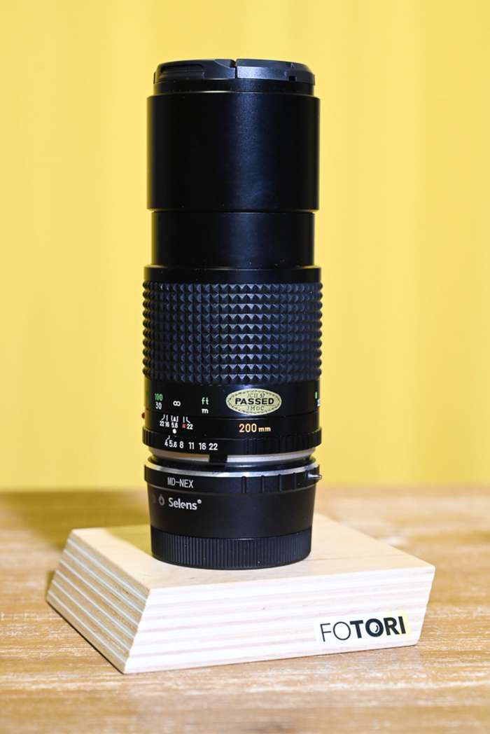 Minolta MC Tele Rokkor 200 mm f/4.0 + adaptér na Sony E