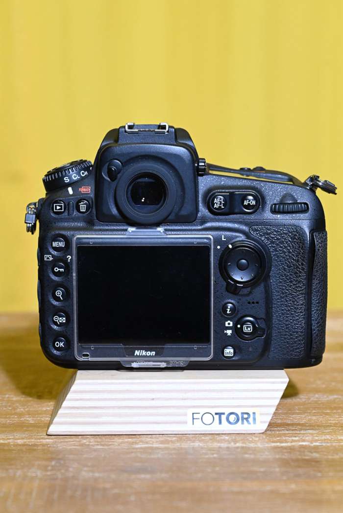 Nikon D810 + 64GB sd karta + 2x 8GB CFkarta + baterie patona | 601811