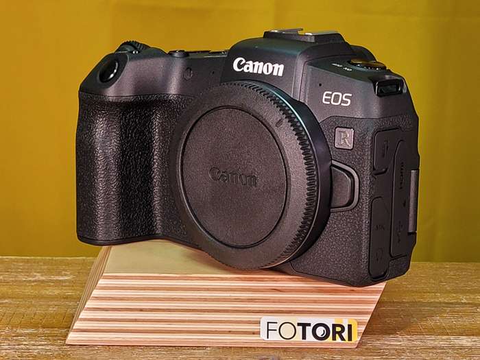 Canon EOS  RP  + Grip EG-E1 |  Nový