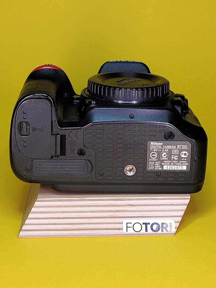 Nikon D7100 | 4362875
