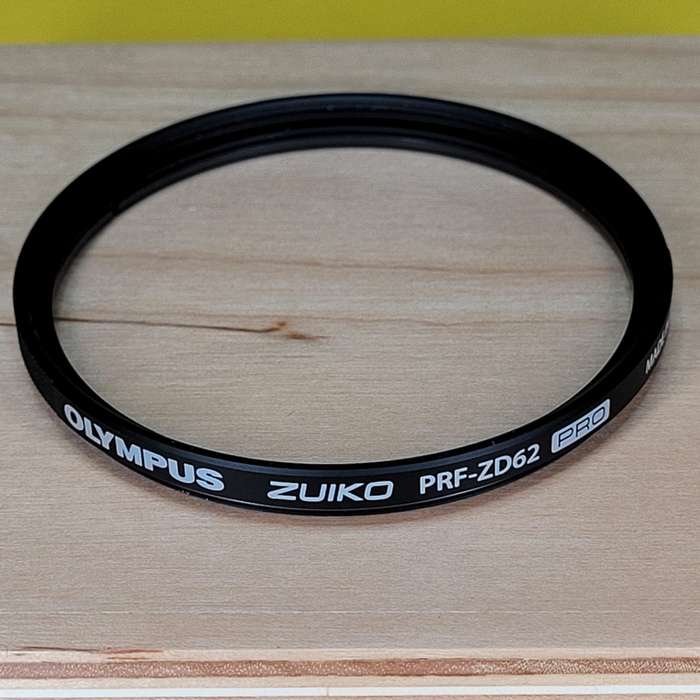 Olympus M.Zuiko 45 mm f/1,2 PRO + UV filtr