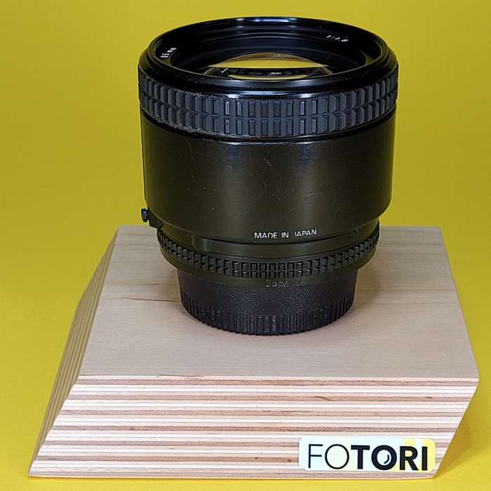 Nikon 85/1.8  AF | 266417