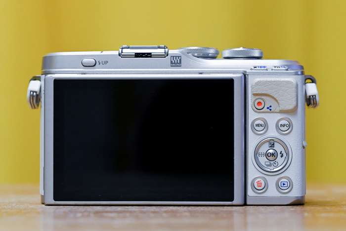 Olympus Pen  E-PL9 + 14-42/3,5-5,6 + 32GB karta