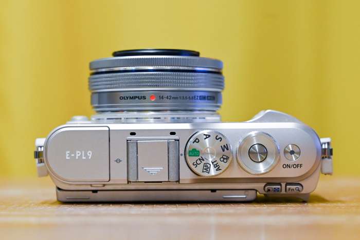 Olympus Pen  E-PL9 + 14-42/3,5-5,6 + 32GB karta