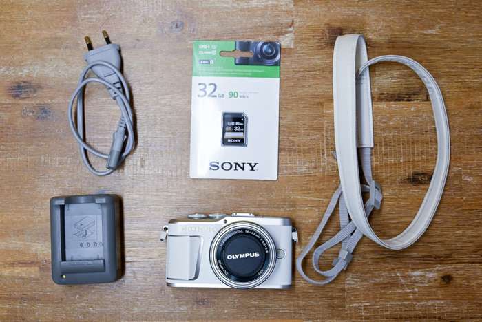 Olympus Pen  E-PL9 + 14-42/3,5-5,6 + 32GB karta