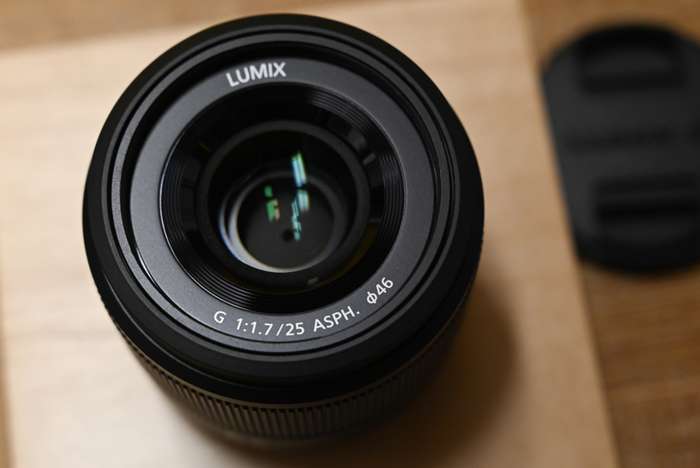 PANASONIC 25 mm f/1,7 černý