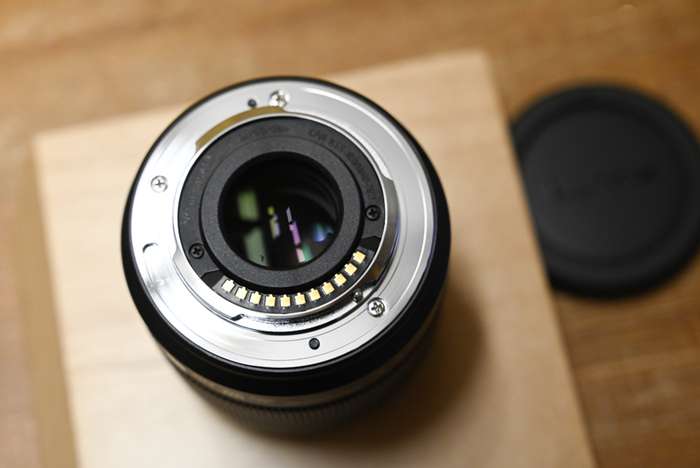 PANASONIC 25 mm f/1,7 černý