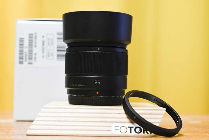 PANASONIC 25 mm f/1,7 černý