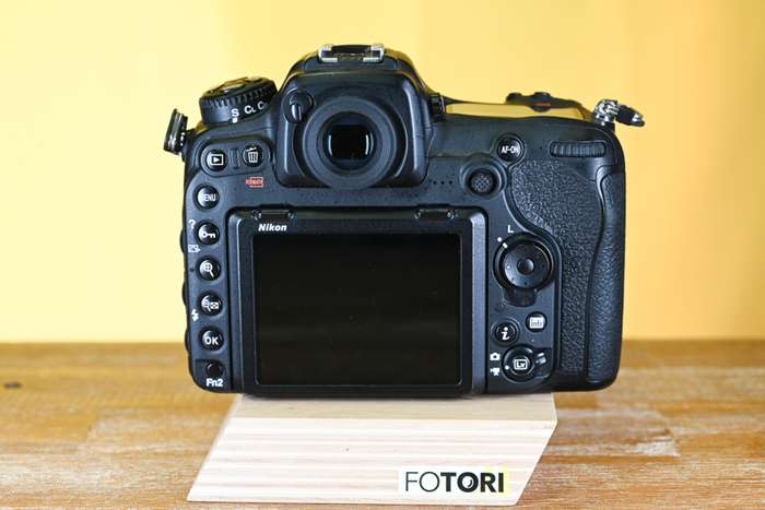 Nikon D500  | 6050093