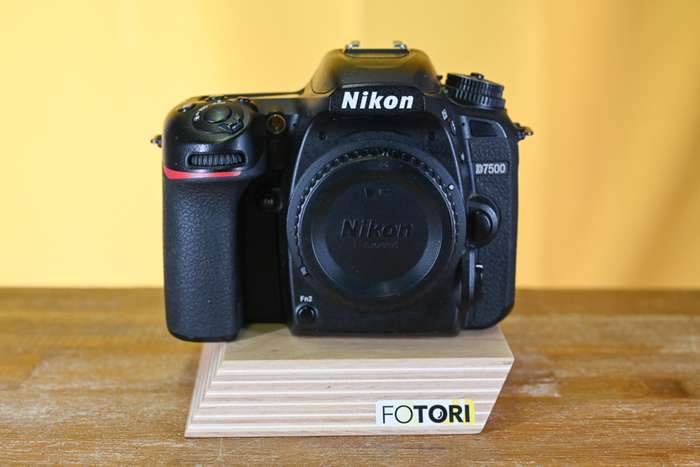 Nikon D7500 | 6000840