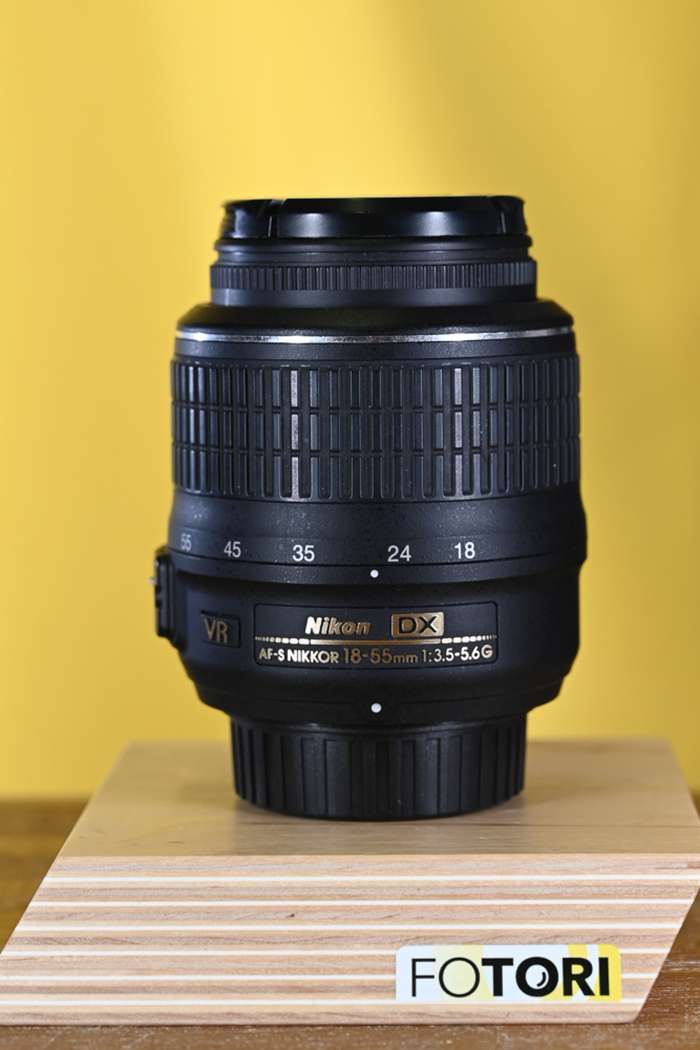 Nikon 18-55mm f/3.5-5.6G AF-S DX VR | 53672366