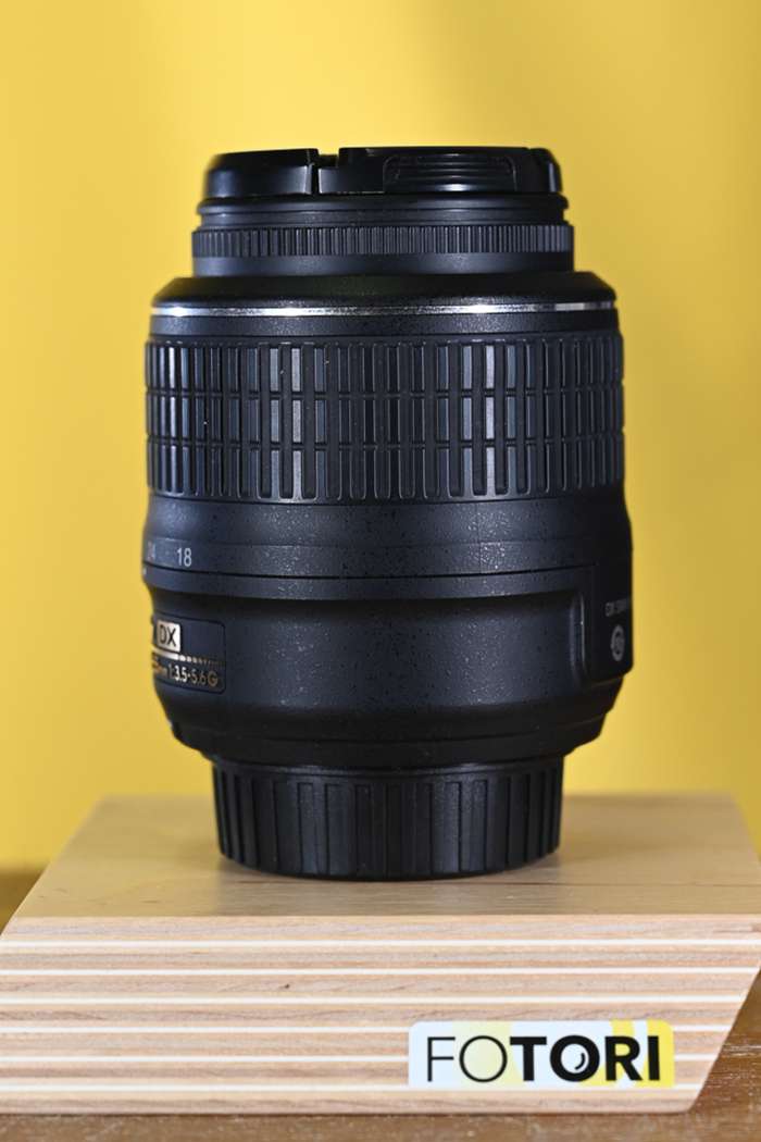 Nikon 18-55mm f/3.5-5.6G AF-S DX VR | 53672366