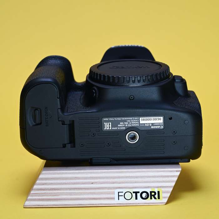 Canon EOS 90D | 063051000095